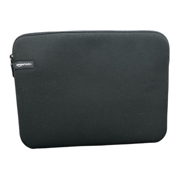Amazon Basics - NEW -  Black Laptop Sleeve - Picture 1 of 4